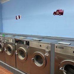 Dutch Hill Laundromat - Dutch hill laundromat