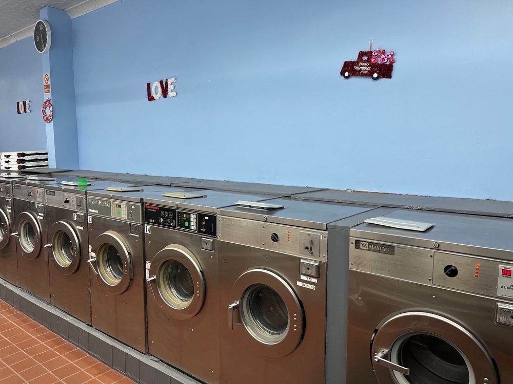 DUTCH HILL LAUNDROMAT Updated June 2024 392 Highland Ave, Clifton
