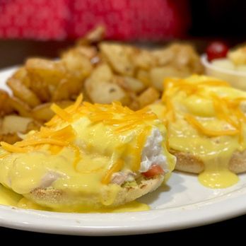 Stacked Pancake & Breakfast House - Egg Benedict - Pancakes Near Me - Bolton, Ontario
