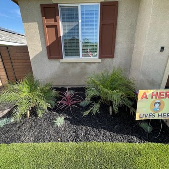 Ronces Construction - Front planter. - Masonry/Concrete Near Me Ronces Construction - Front planter. - Masonry/Concrete Near Me
