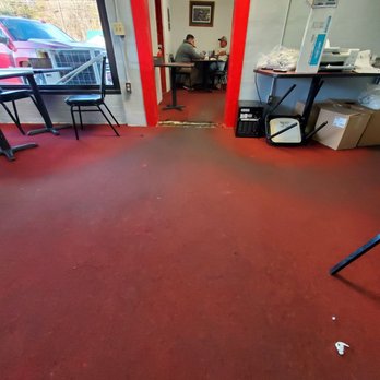 Pa-Paw's BBQ - Floor in second back room - Barbeque Near Me - North Wilkesboro, North Carolina Pa-Paw's BBQ - Floor in second back room - Barbeque Near Me - North Wilkesboro, North Carolina