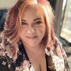 Hair Social Salon - The light shows the perfect color.