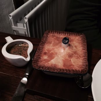 The Hinds Head - Chicken and leek pie - Pubs Near Me - Bray, WNM The Hinds Head - Chicken and leek pie - Pubs Near Me - Bray, WNM