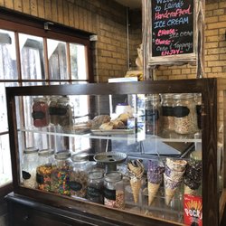 Laina’s Ice Cream - Toppings and cones