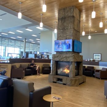 Corwin Toyota - Fireplace and TV : guest lounge - Auto Parts & Supplies Near Me - Bellevue, Nebraska