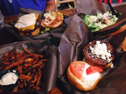 Woody's Burgers by null