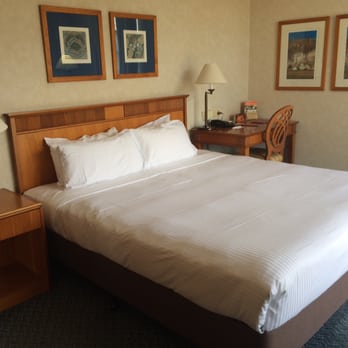 Novotel Sydney Brighton Beach - Inside room - Hotels Near Me - Sydney, NSW
