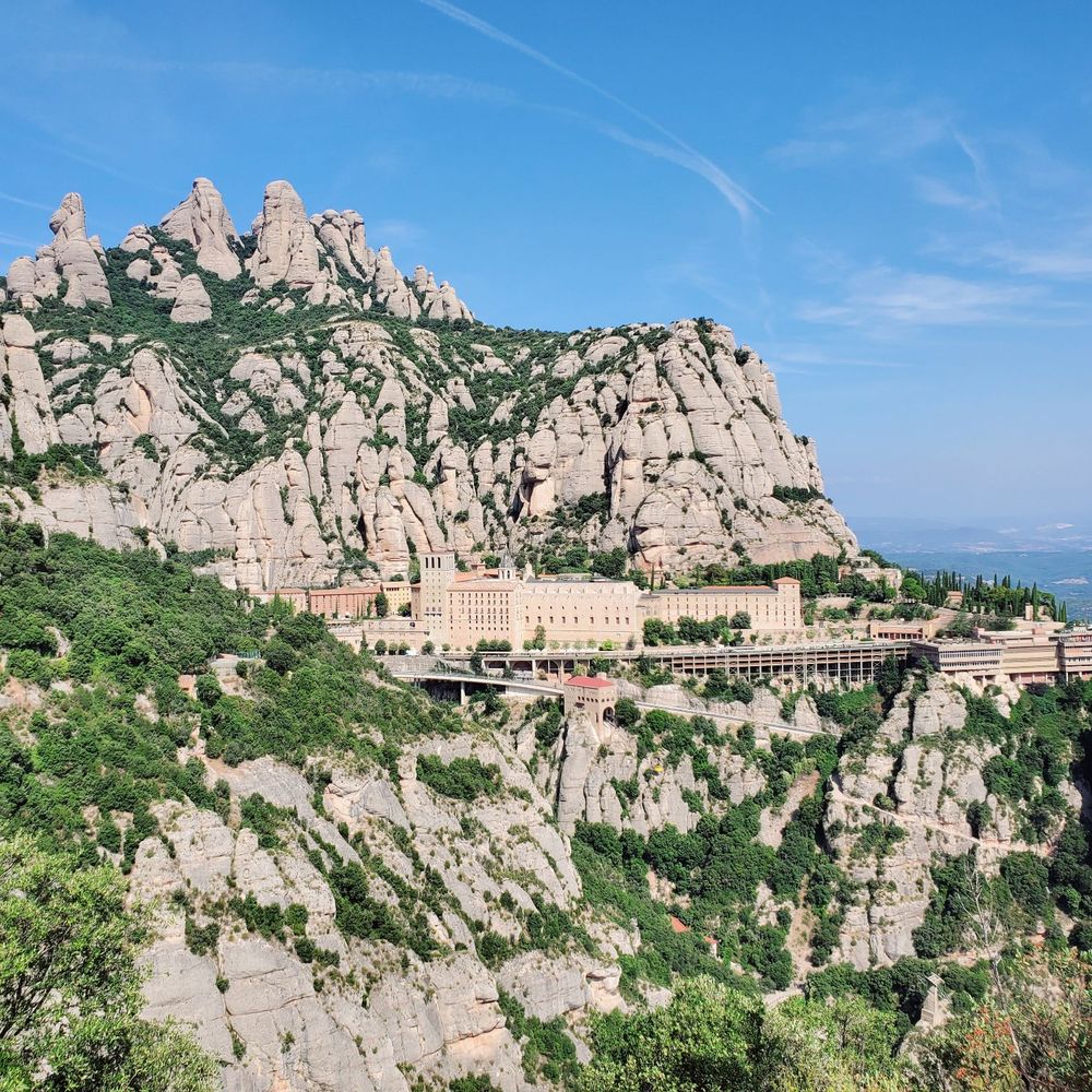 Castlexperience - View of the monastery from the hiking trail to the cross - Wine Tours Near Me - Barcelona, B
