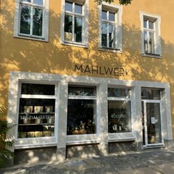 Mahlwerk - ... Blick auf die Rösterei ...