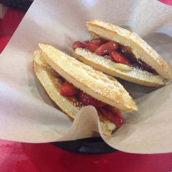 Bruxie - Strawberry creme brûlée - Breakfast & Brunch Near Me - Brea, California