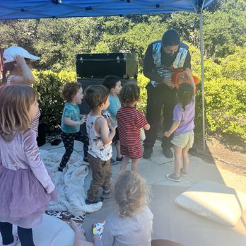 California Kids Fun Puppet and Magic Shows - Clowns Near Me - Manteca, California