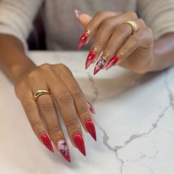 V360 Nail Lounge - Acrylic set design