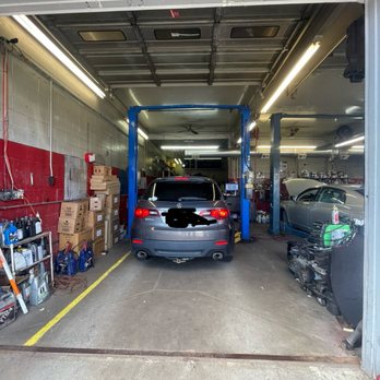 Broadway Gas & Auto Service - Auto Repair Near Me - Everett, Massachusetts Broadway Gas & Auto Service - Auto Repair Near Me - Everett, Massachusetts