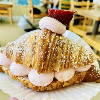 Fat Peach Bakery - Raspberry croissant - Bakeries Near Me - Chicago, Illinois