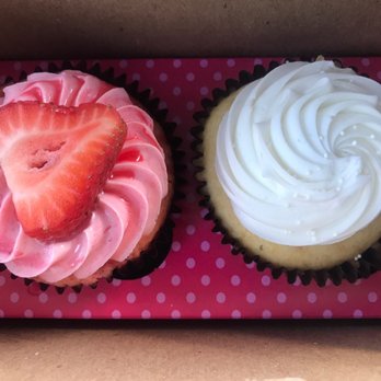 Smallcakes Snellville - Strawberry & Wedding Cake cupcakes - Cupcakes Near Me - Snellville, Georgia Smallcakes Snellville - Strawberry & Wedding Cake cupcakes - Cupcakes Near Me - Snellville, Georgia