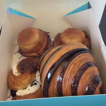 Sweet Bee Bakehouse - Custom Cakes Near Me - Pearland, Texas Sweet Bee Bakehouse - Custom Cakes Near Me - Pearland, Texas