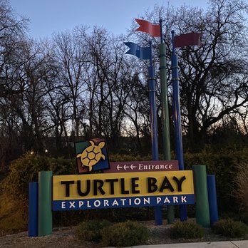 Turtle Bay Exploration Park - Morning stroll - Museums Near Me - Redding, California