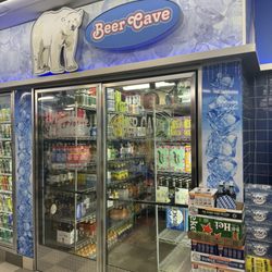 Flory's Gas, Convenience & Deli  - Hopewell - Great beer selection!