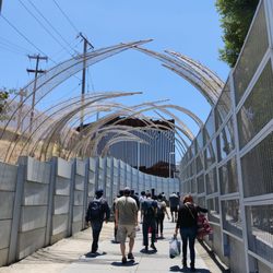 Mexican Border - Approaching a building...