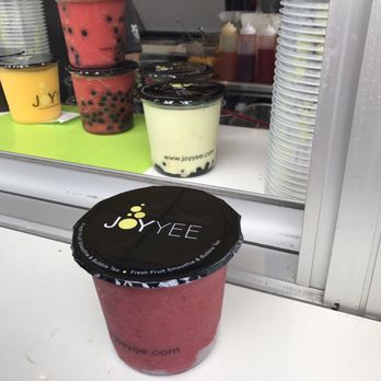 Joy Yee Noodle - 25oz cups don't fit in the car drink holder - Chinese Near Me - Chicago, Illinois