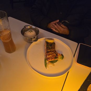 Vistamar - Salmón - Seafood Near Me - Bronx, New York