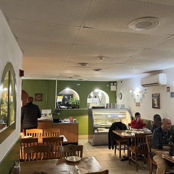 Elia Greek Restaurant - a view of the dining area - Greek Near Me - Glenside, Pennsylvania Elia Greek Restaurant - a view of the dining area - Greek Near Me - Glenside, Pennsylvania