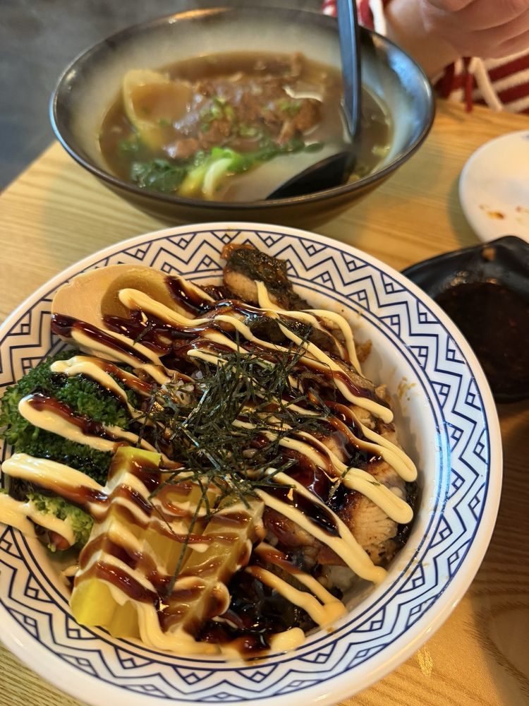 Yaya's Bowl Ramen & Dumpling