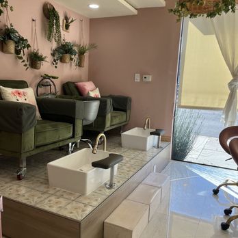 Luxe Elle Nail Boutique - Nail Salons Near Me - Laguna Beach, California Luxe Elle Nail Boutique - Nail Salons Near Me - Laguna Beach, California