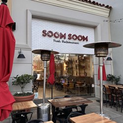 Soom Soom Fresh Mediterranean - Pleasant exterior and patio