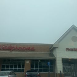 Walgreens - Just a picture of the storefront I tried to keep license plates out