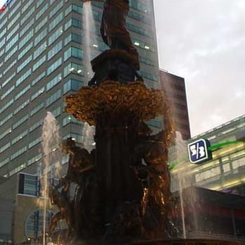 Fountain Square - Music Venues Near Me - Cincinnati, Ohio