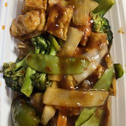 Jade Garden Restaurant - 135. Crispy Bean Curd with Garlic Sauce - flavorful tofu, veggies and sauce.