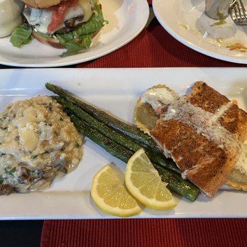 Hilltop Cafe Bistro - Grilled salmon - Cafes Near Me - Waldport, Oregon