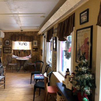 Coffee on the Rocks - Small seating area - Coffee & Tea Near Me - Chimney Rock, North Carolina