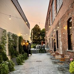 O’Brien & Brough - O'Brien & Brough and Pivotal Brewing Co shared patio