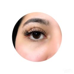 Ally Volpi - Mixed set lashes done by ally