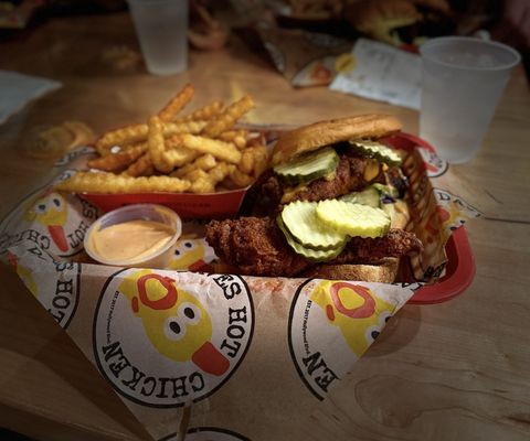 Dave's Hot Chicken by null