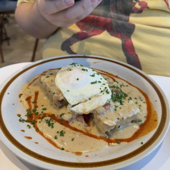 The Toasty Badger - Biscuits 'n Gravy - Diners Near Me - Austin, Texas The Toasty Badger - Biscuits 'n Gravy - Diners Near Me - Austin, Texas