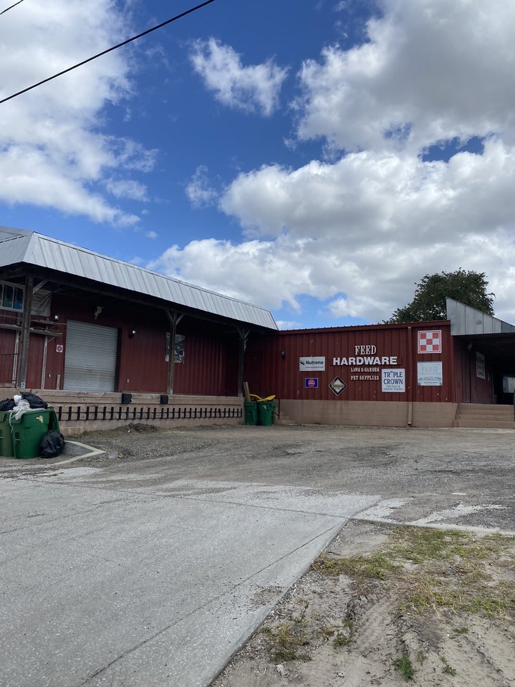 Dundee Feed & Farm Supply Image