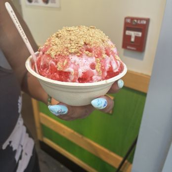 Ululani's Hawaiian Shave Ice - Desserts Near Me - Honolulu, Hawaii Ululani's Hawaiian Shave Ice - Desserts Near Me - Honolulu, Hawaii