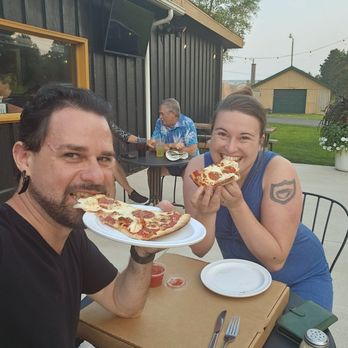 Cash and Olive’s Pub - Pizza on the patio - Pubs Near Me - Cambridge, Wisconsin