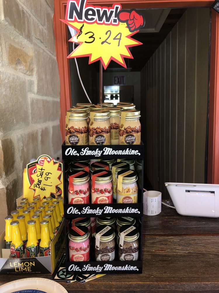 BRYAN’S LIQUOR STORE Updated September 2024 11 Photos 109 Lavaca