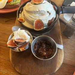 Ojo de Agua - Cinnamon roll French toast with jam