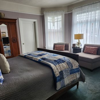 Nantucket Whale Inn - Our room - Sankaty Head - Hotels Near Me - Half Moon Bay, California