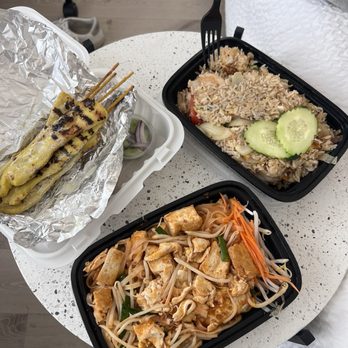 The Thonglor - Chicken Satay Pad Thai Fried Rice - Thai Near Me - San Francisco, California The Thonglor - Chicken Satay Pad Thai Fried Rice - Thai Near Me - San Francisco, California