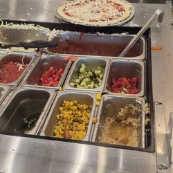 MOD Pizza - Making a pizza