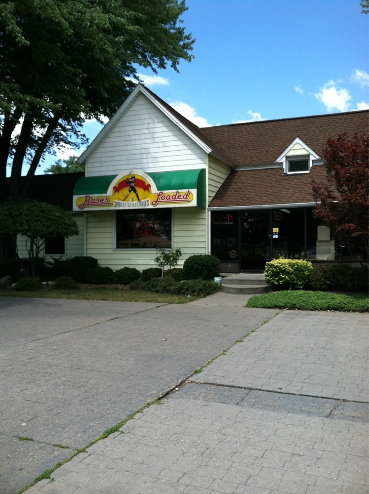 BASES LOADED SPORTS COLLECTIBLES 2350 Union Rd, West Seneca, New York