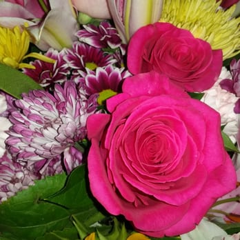 LV Flowers - Best $50 arrangement I've ever gotten!! Two thumbs up!! - Florists Near Me - Cotati, California