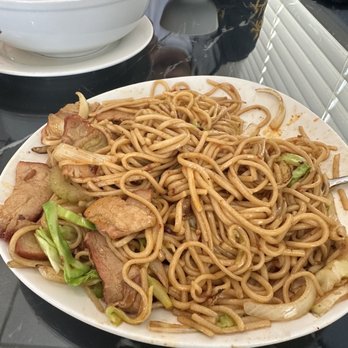 WANG'S TABLE - BBQ Pork Chow Mein - - Chinese Near Me - Reno, Nevada WANG'S TABLE - BBQ Pork Chow Mein - - Chinese Near Me - Reno, Nevada