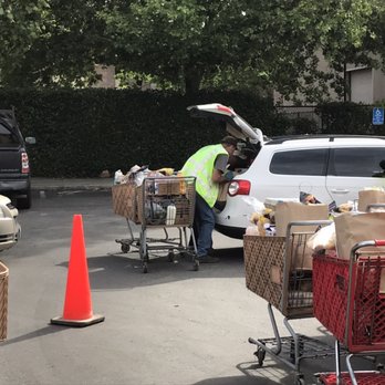 Reaching Out Center - We do drive up service - Food Banks Near Me - San Jose, California Reaching Out Center - We do drive up service - Food Banks Near Me - San Jose, California